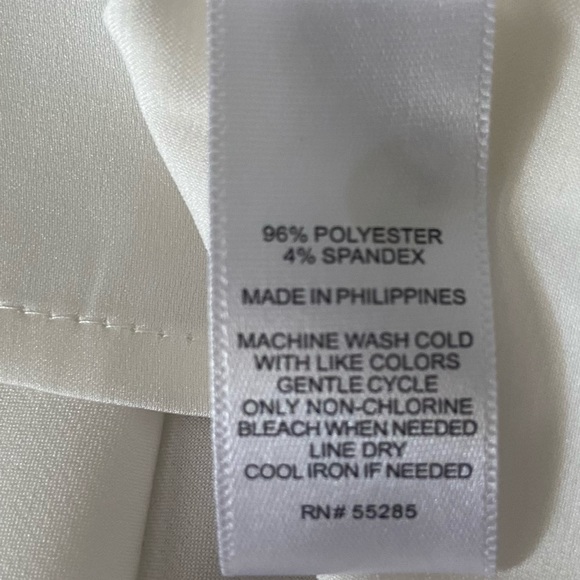 Express Off Shoulder Blouse In Ivory - Picture 7 of 9